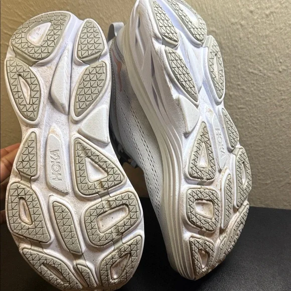 Hoka bondi 8 size 9.5 - Picture 8 of 10
